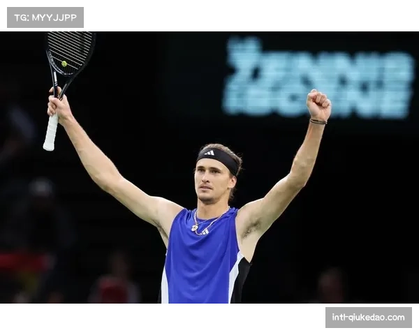 兹维列夫巴黎大师赛受脚踝伤势困扰，半决赛负于辛纳。